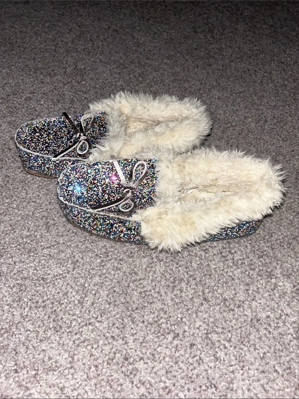 Cat & Jack Girls’ (12) Glitter Moccasins